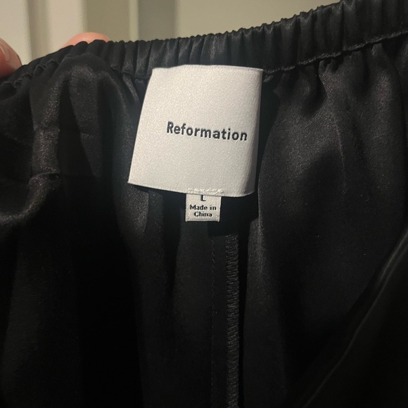 Reformation Fern Satin Short - Picture 6 of 6